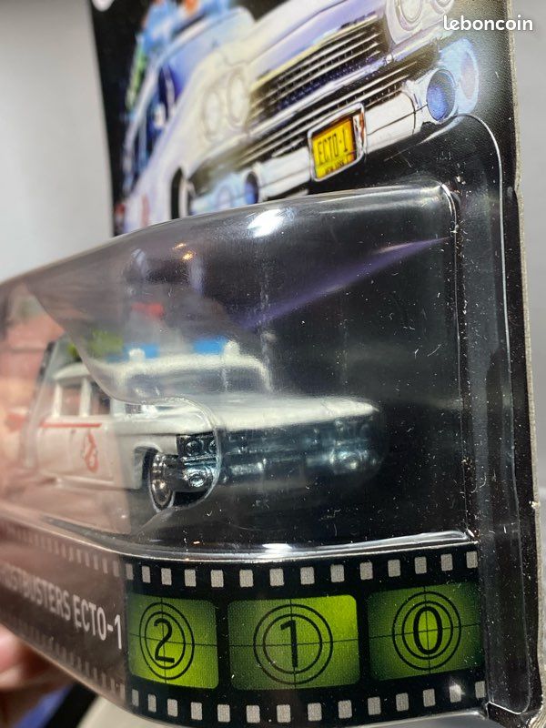 Ecto 1 (Ghostbusters) - 2017 Hot Wheels Retro Entertainment A Case