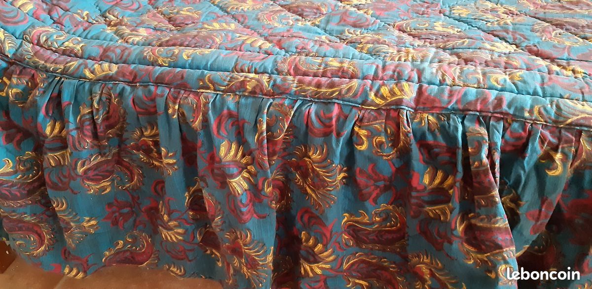 Dessus de lit matelassé, piqué, genre boutis, vintage (image 1)