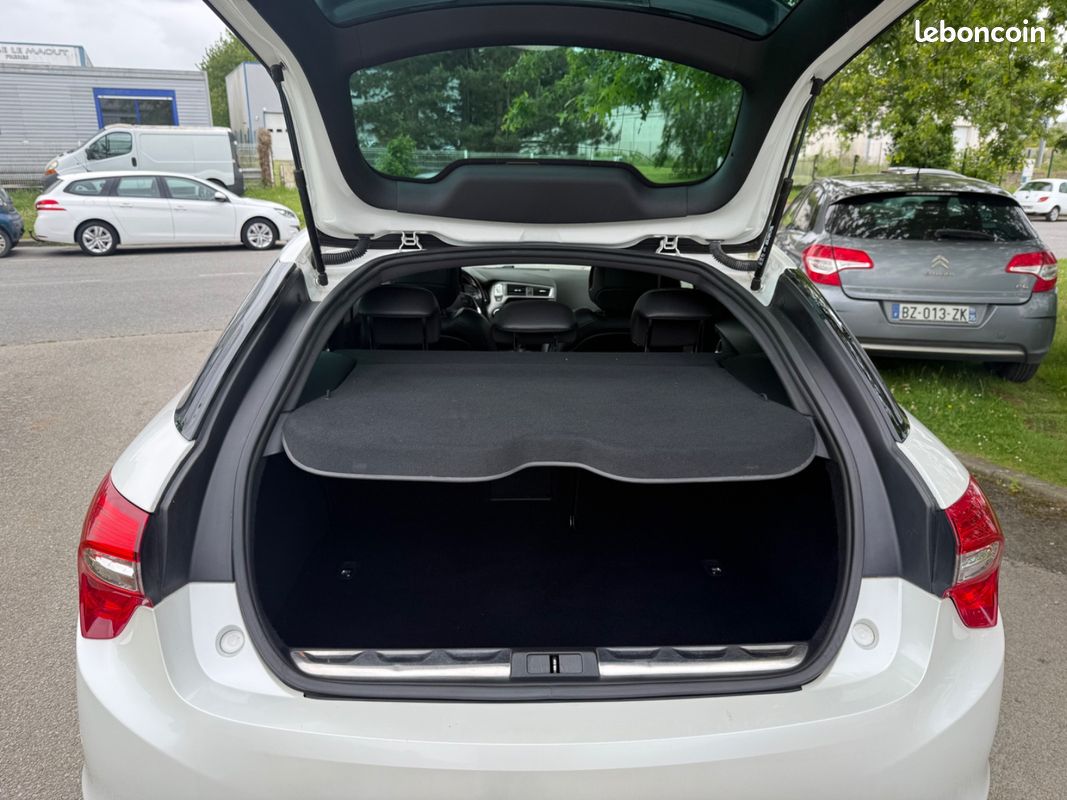 DS 5 2.0 BLUEHDI 180 CV Sport Chic (image 8)