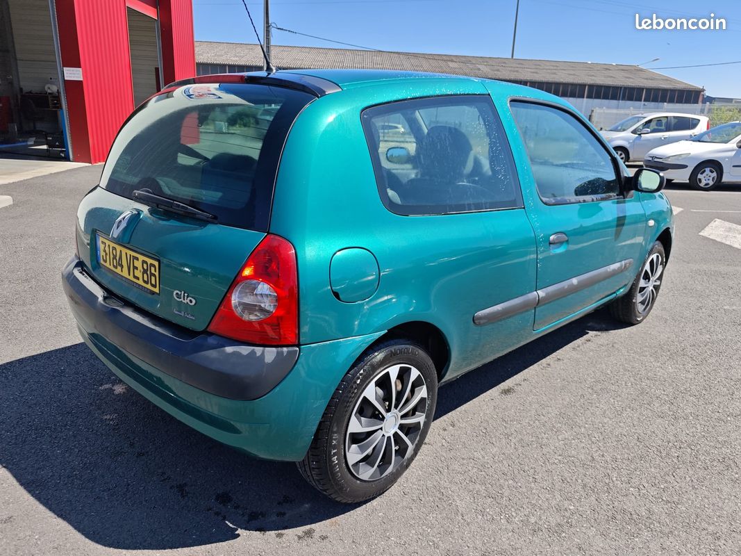 RENAULT Clio 150000KM ESSENCE 3 Portes Phase 2 1.2 i 16V 75CV (image 3)