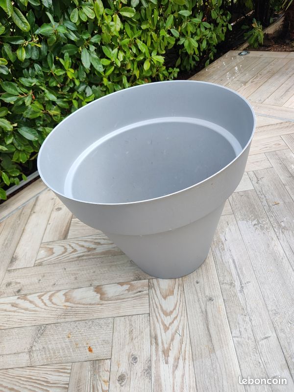 Grand pot de fleur (image 2)