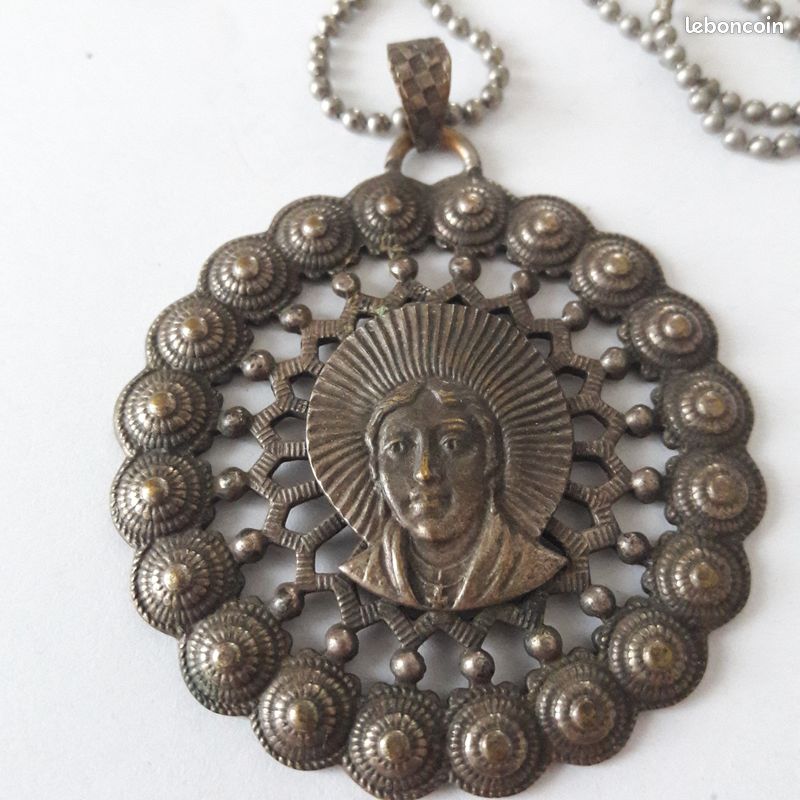 Pendentif Ancien Régional - Bijou Vintage, Occasion En Bon état, Style Traditionnel