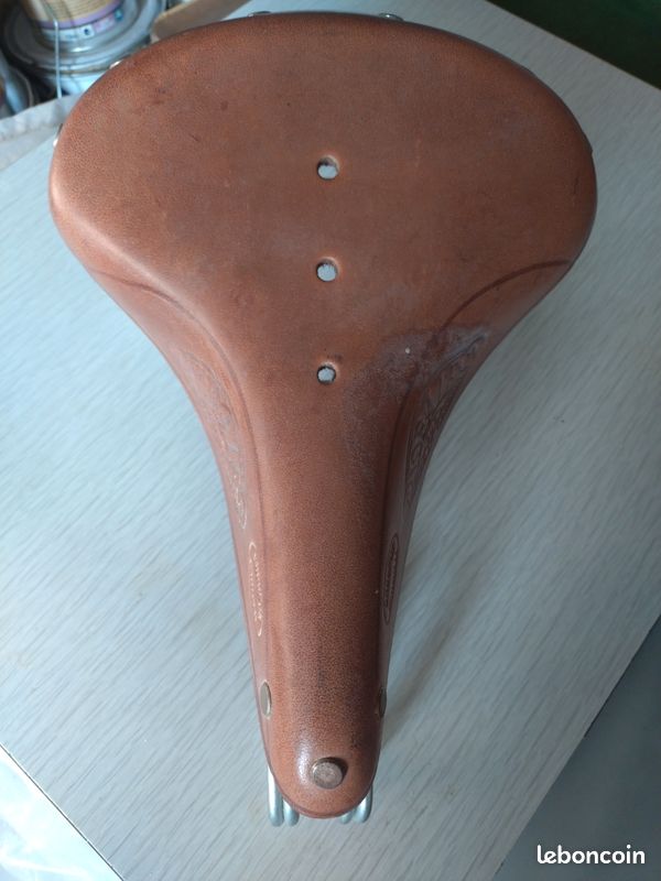 Lot De Selles En Cuir Idéale – Authentique Et Pleine De Charme !