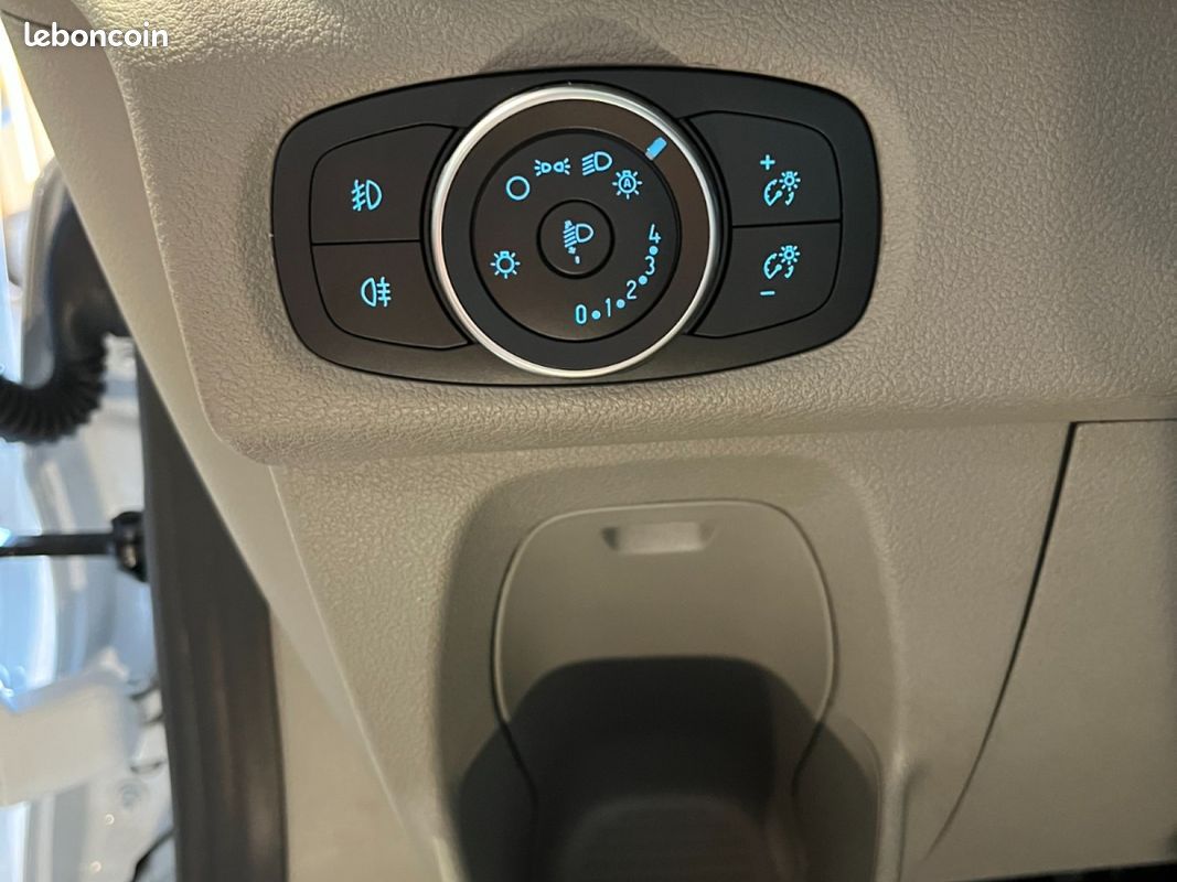 FORD TOURNEO CUSTOM 320 L1H1 1.0 EcoBoost 120 Phev Titanium (image 30)