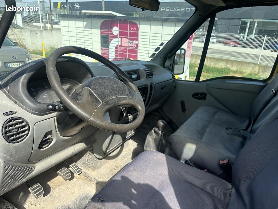 Renault master combi Mascott 90.35 2.8 D Châssis double cabine court 85 cv (image 4)