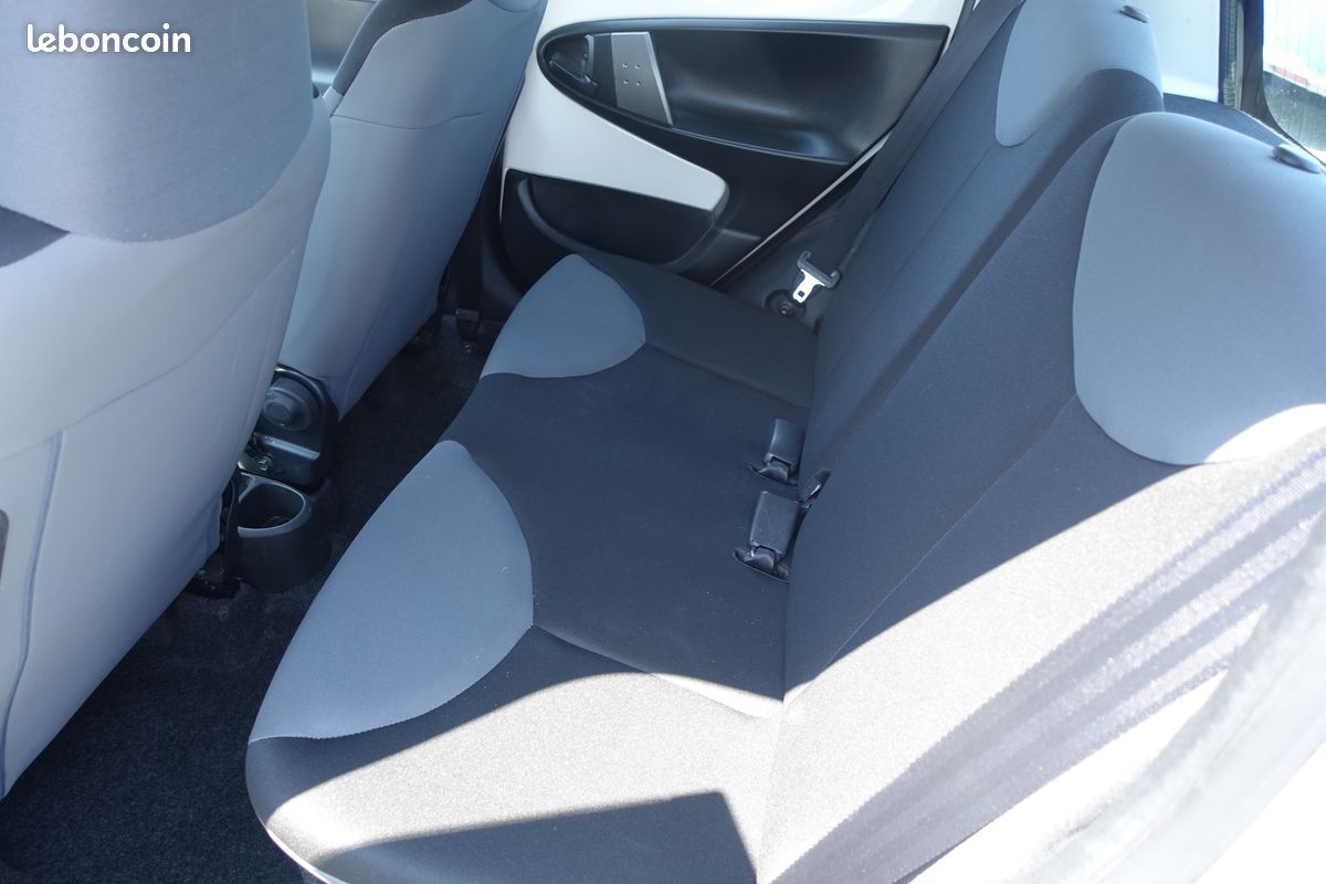 Peugeot 107 5p 1.0i 68ch essence - 56099 km (image 8)