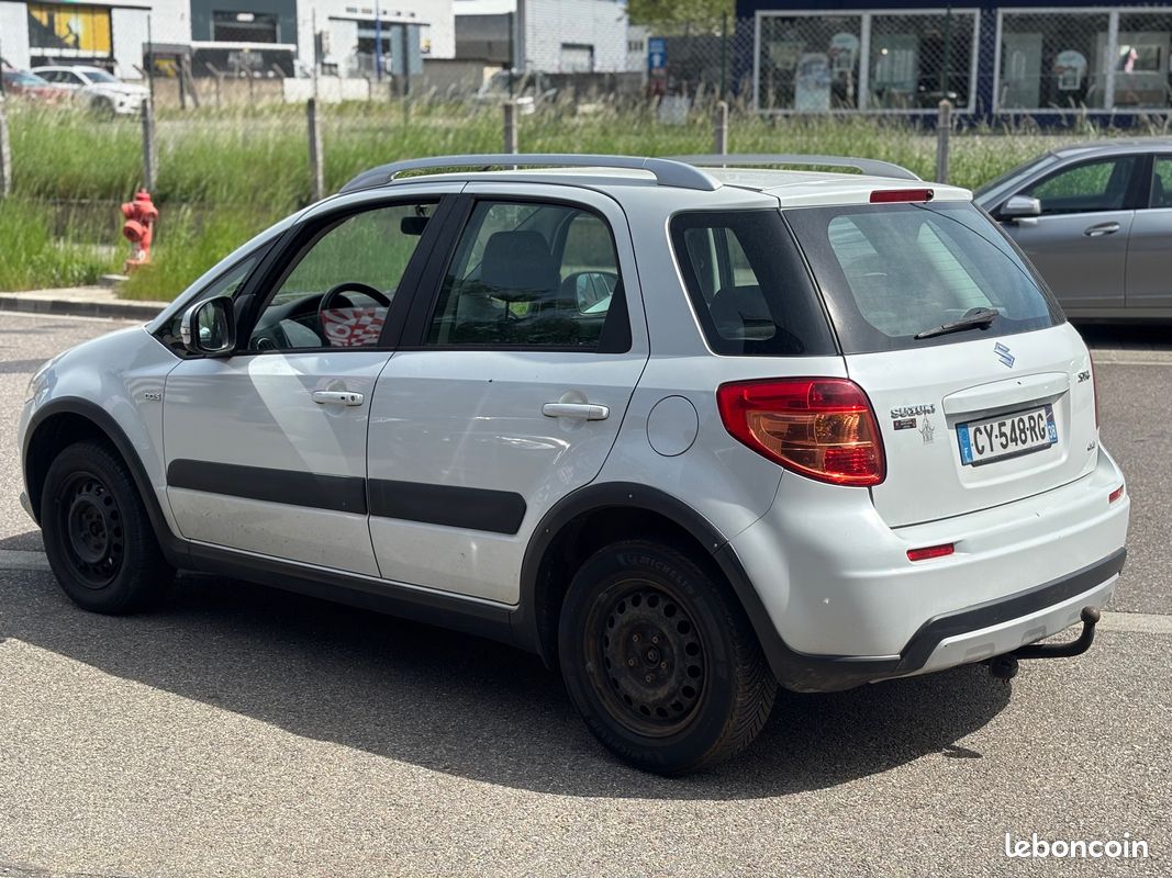 Suzuki SX4 2.0 DDis 135ch GLX 4x4 - EN L'ETAT (image 4)