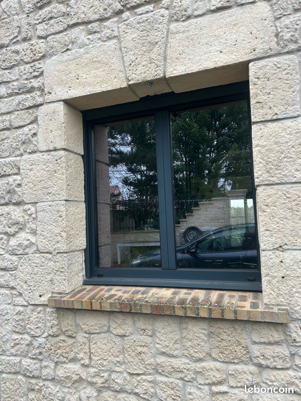 Fenêtres à deux vantaux oscillo-battante aluminium gris 7016 (image 2)