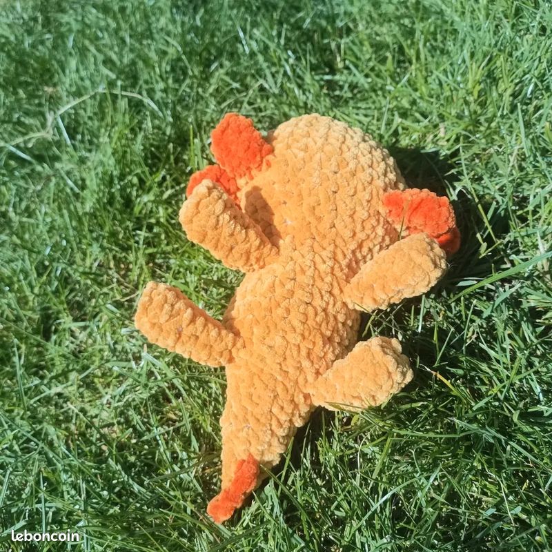 Peluches dinosaures et axolotl artisanales (image 10)