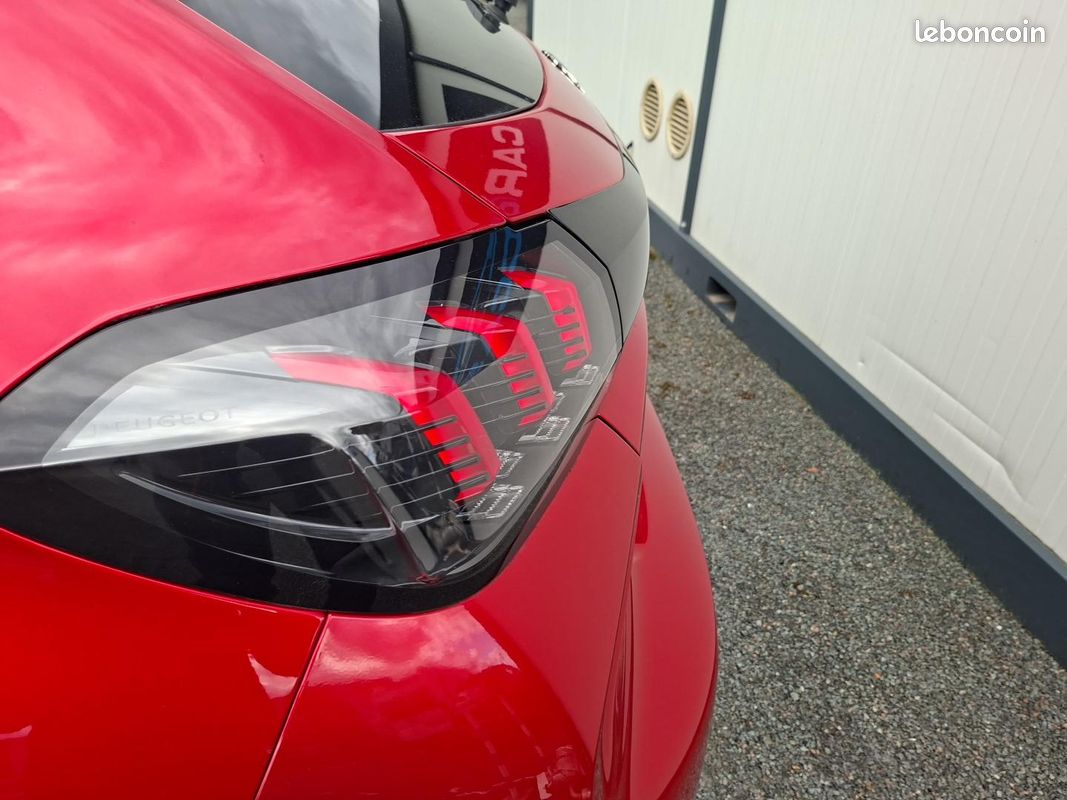 PEUGEOT 208 PureTech 130 S&S EAT8 GT (image 12)