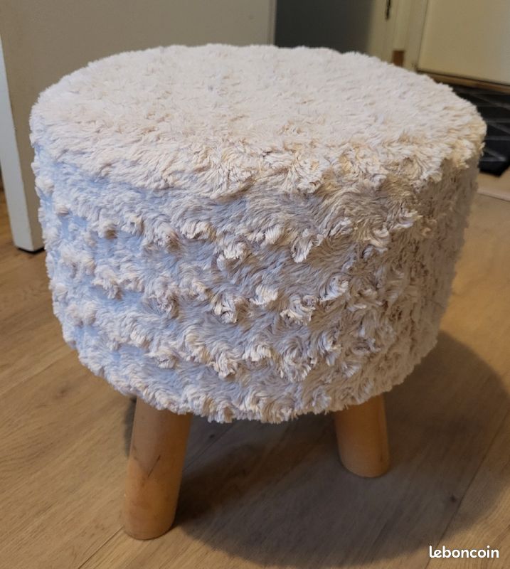 Tabouret bas rose (image 3)