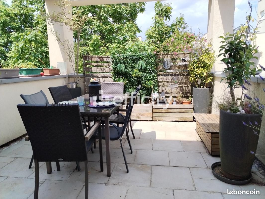 Appartement 3 pièces 70 m² · à Montigny-le-Bretonneux · 70 m² · 260 000 €