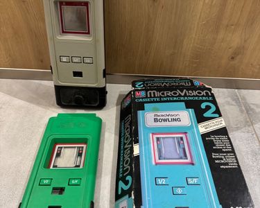 Console Portable Microvision MB - Édition 1983 Avec Jeu CASSE-BRIQUE - Boîte Complète FR - Occasion Fonctionnelle