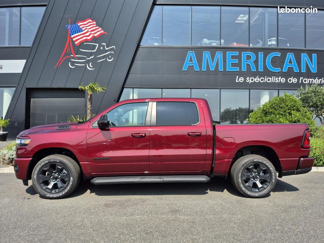 Dodge ram 1500 crew cab sport black package 2025 (image 2)