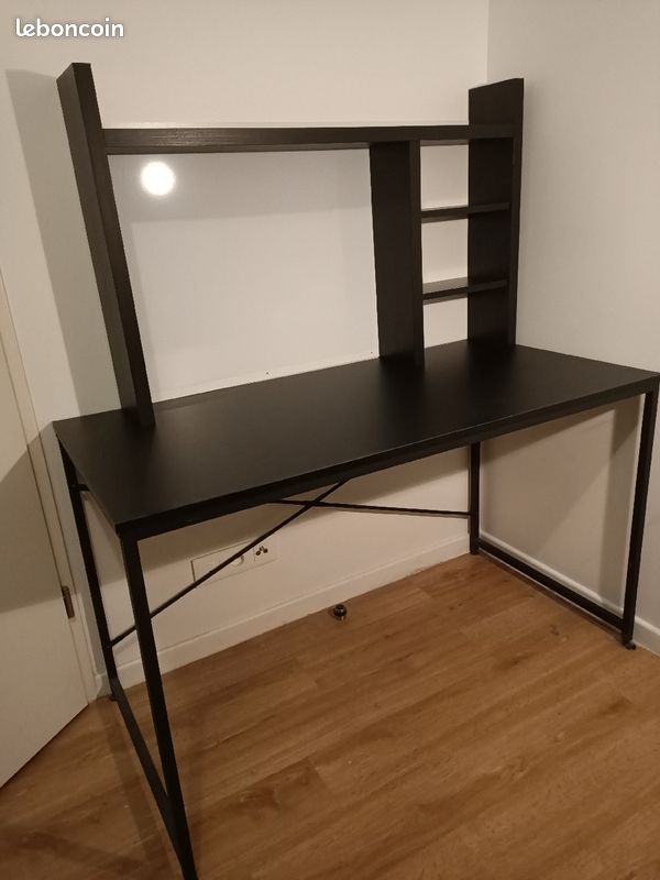 Bureau (image 1)