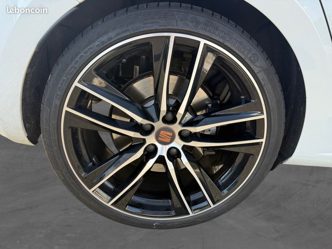 SEAT LEON 2.0 TSI 290 CUPRA CARBON EDITION DSG 290Ch Garantie 12 mois - Entretiens Seat - Toit Ouvrant - Sièges chauffant - Palette au volant - Caméra (image 17)