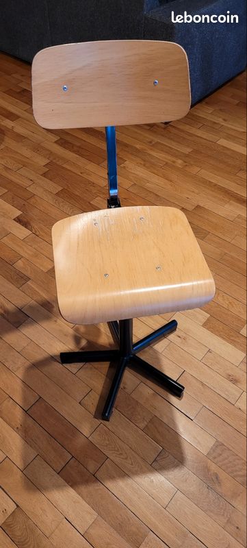 Chaises d'atelier (image 1)