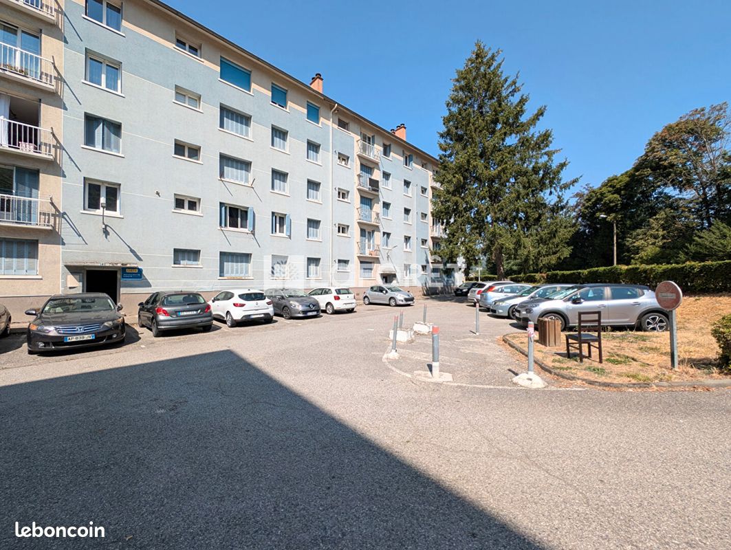 Appartement 3 pièces 52 m² · à Vizille · 52 m² · 45 000 €
