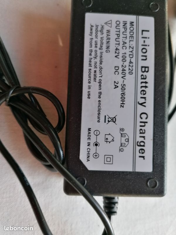 Chargeur batterie 36v (image 1)