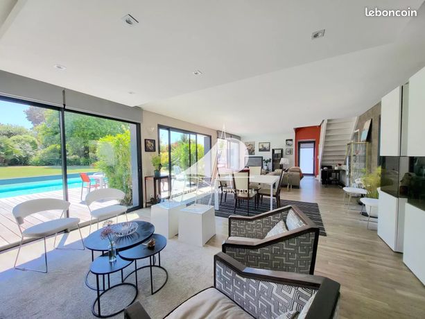 Maison 8 pièces 191 m²