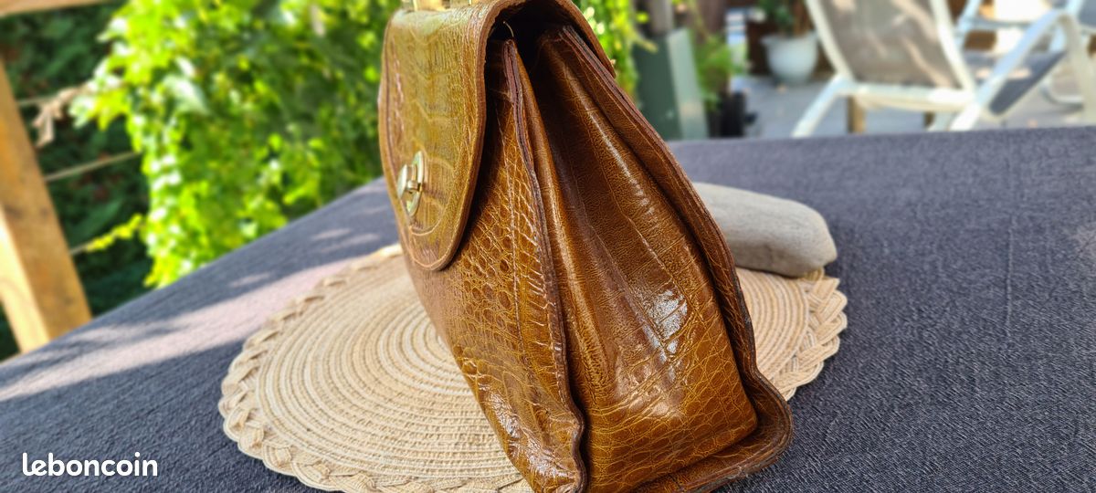 Sac Bourse Vintage JG – Cuir Synthétique Brun – Anse Réglable – Bon État