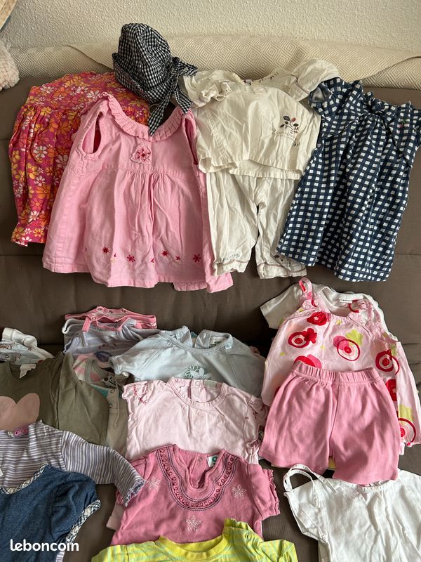Lot vêtements bébés 1an robes bodys (image 1)