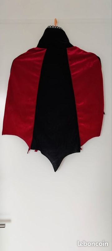Cape de vampire avec accessoire et étui (image 5)