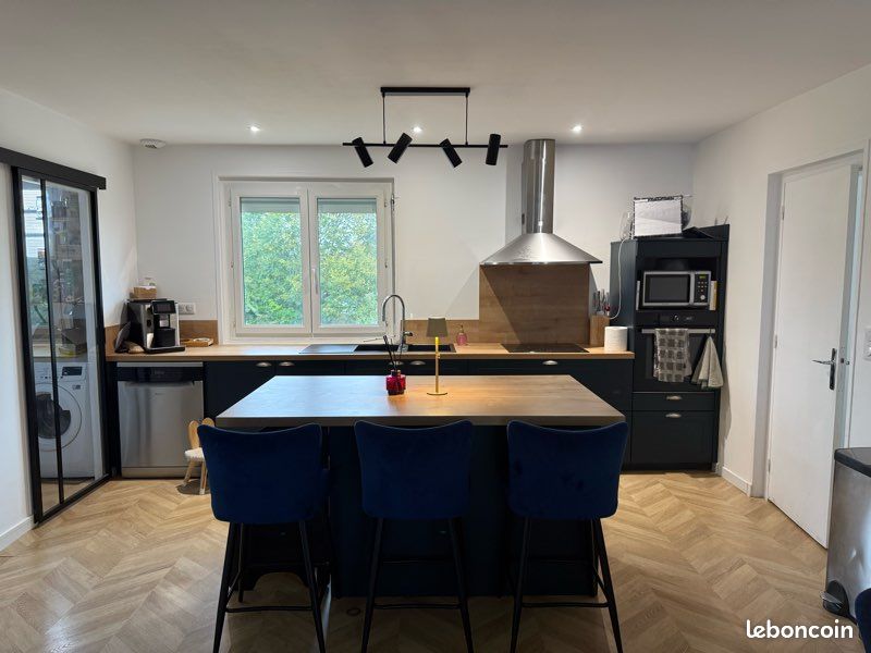 Maison 4 pièces 100 m² · à Anjou · 100 m² · 240 000 €