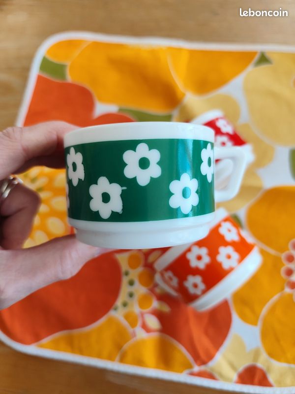 Tasses arcopal vintage d'occasion - Arts de la table