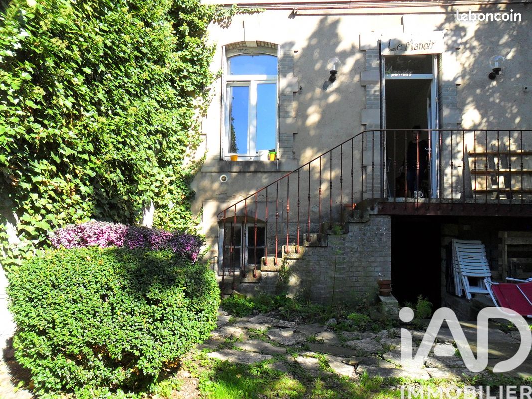 Maison 12 pièces 270 m² · à Lure · 270 m² · 270 000 €