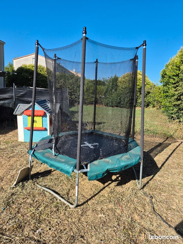 Trampoline de jardin Decathlon avec filet de sécurité (image 1)
