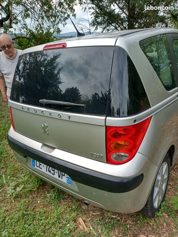 Peugeot 1007 - Voitures