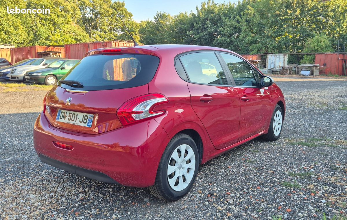Peugeot 208 1.0 vti 68 like (image 2)