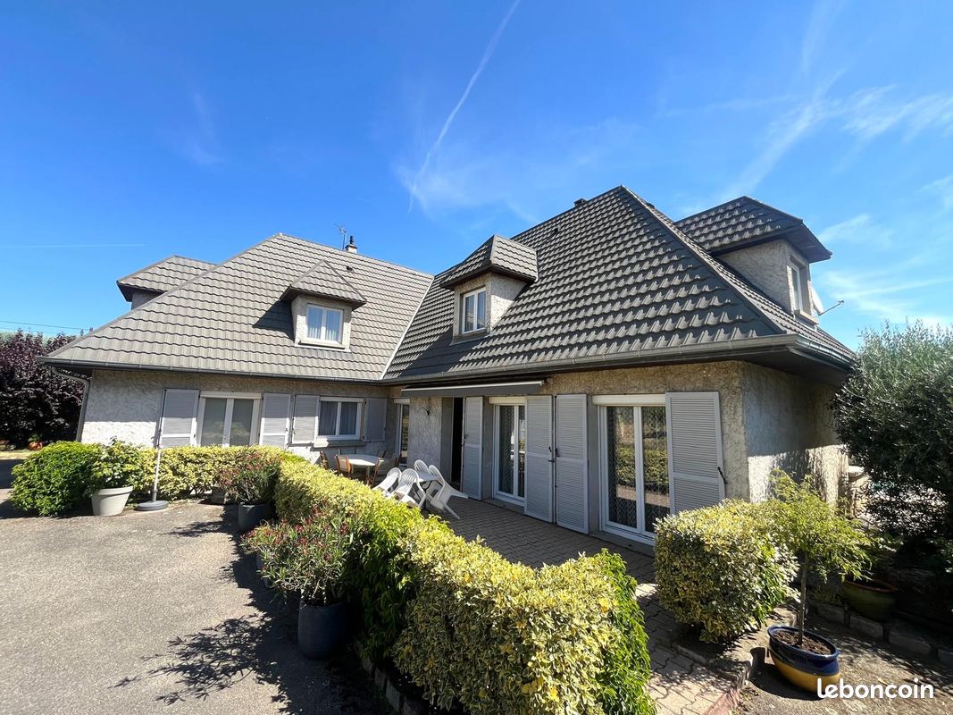 Maison 6 pièces 228 m² · à Saint-Chamond · 228 m² · 335 000 €