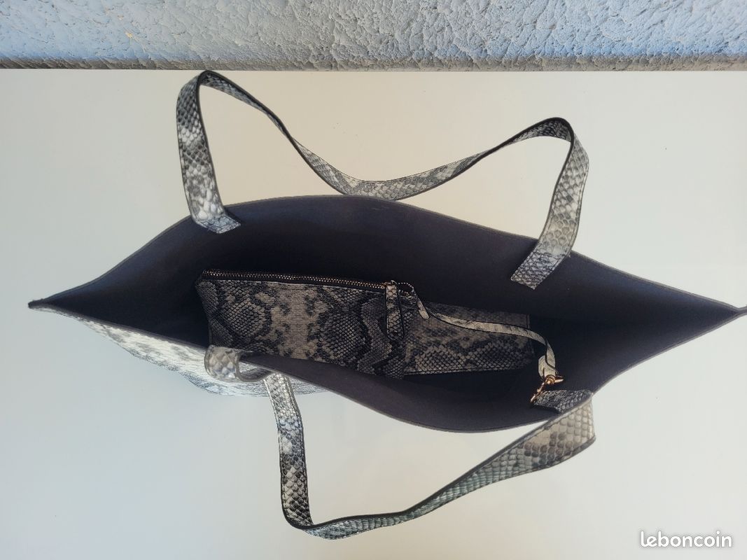 Sac à main avec sa pochette, simili cuir, effet peau de serpent, blanc gris noir (image 4)