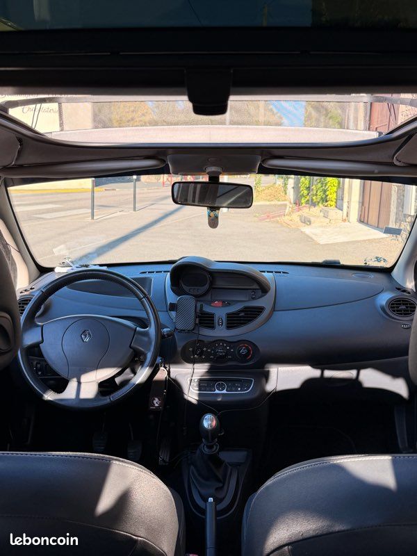 Twingo 2 night & day (image 2)