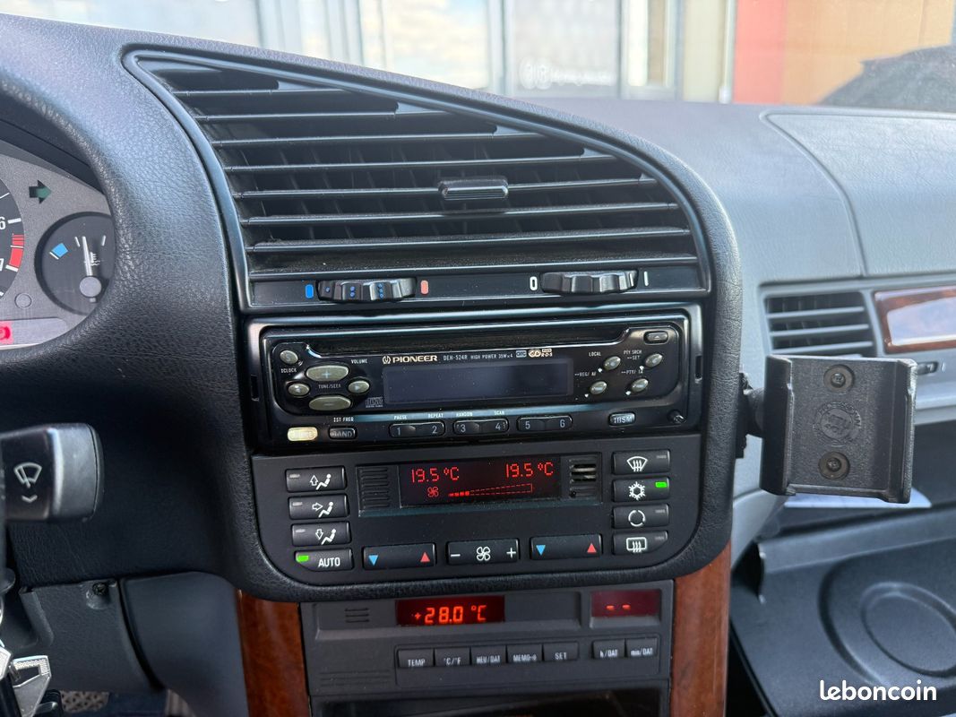 BMW 3 Cabriolet 320i (image 8)