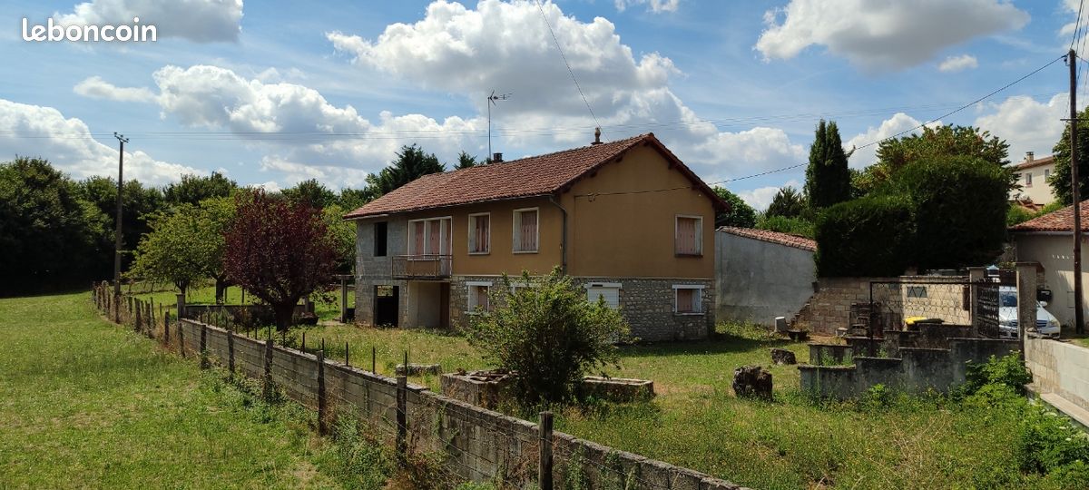 Maison 6 pièces 120 m² · à Ruffec · 120 m² · 84 000 €