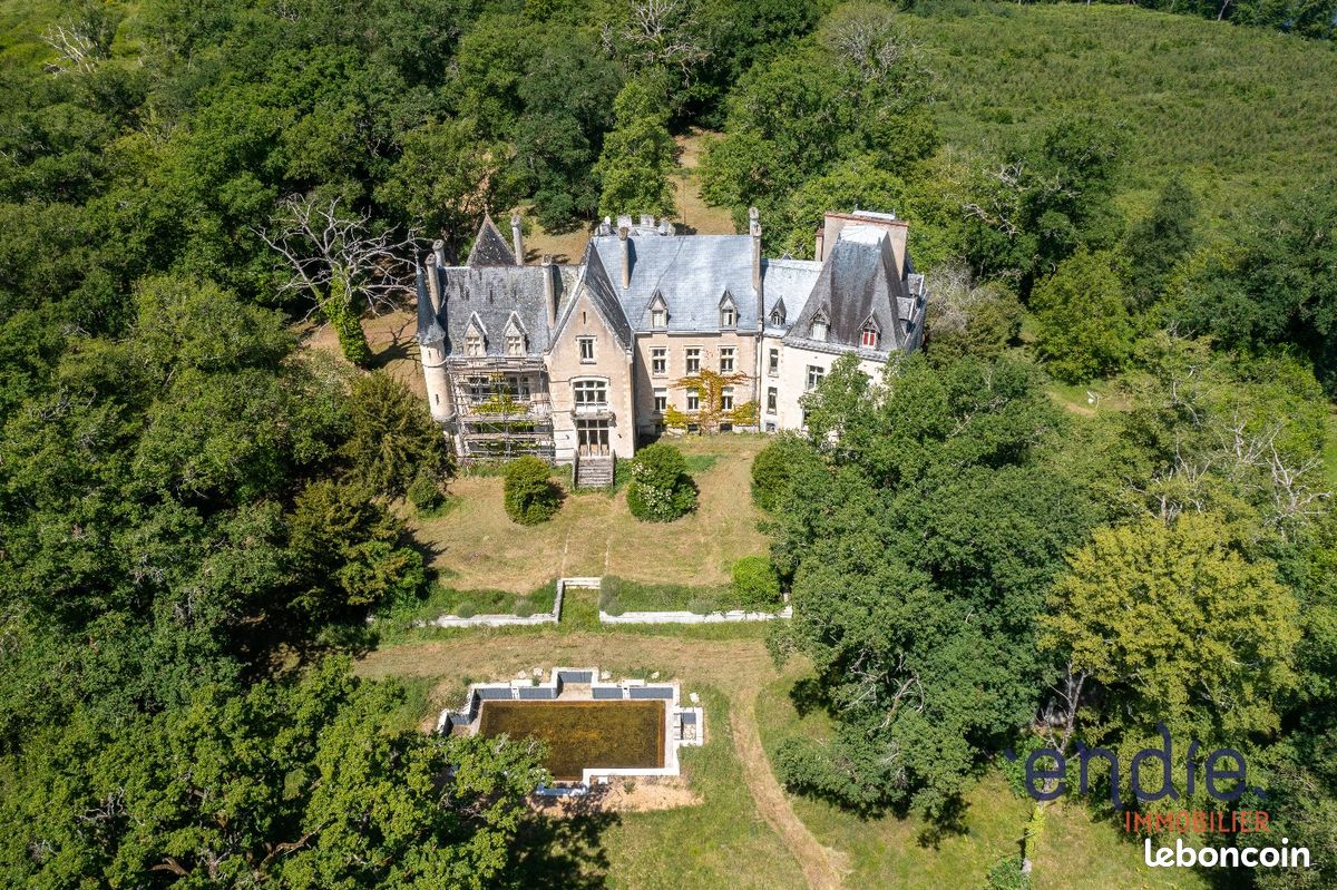 Maison 30 pièces 1173 m² · à Le Chautay · 1 173 m² · 1 190 000 €