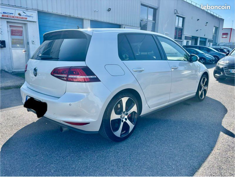 Volkswagen golf vii 2.0 tsi 230 bluemotion technology gti performance 5p (image 3)