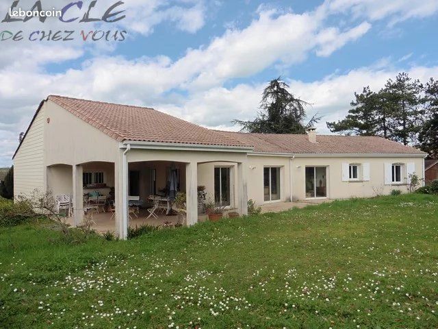 Pavillon 6 pièces 153 m² - Coulonges-sur-l'Autize 79160 (image principale 0)
