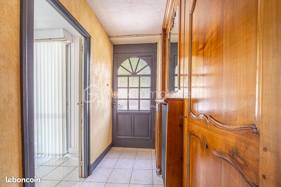 Maison 11 pièces 238 m² · à Coulonges-sur-l'Autize · 238 m² · 127 000 €