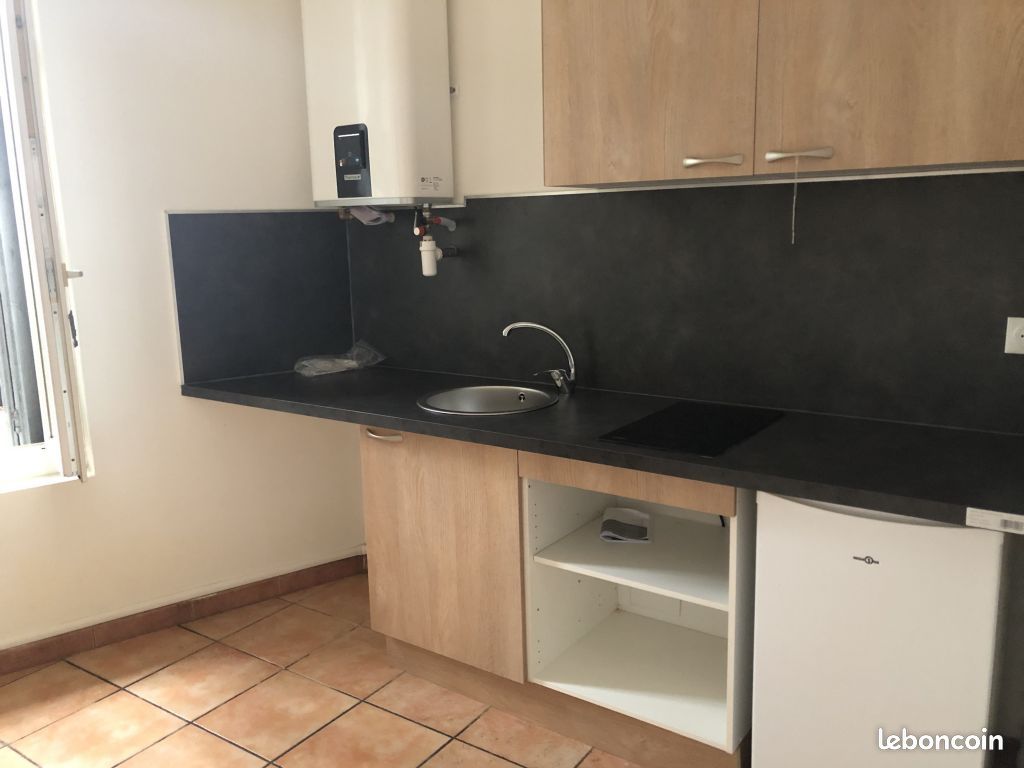 Appartement 1 pièce 22 m² · à Nîmes · 22 m² · 395 €