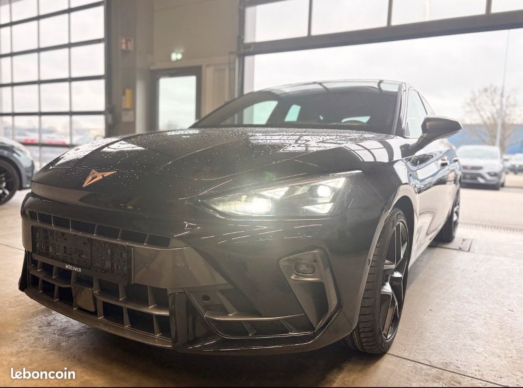 CUPRA Leon 1.5 eTSI Hybrid 150ch V Pure Performance DSG7 Pano/ Memoire (image 1)