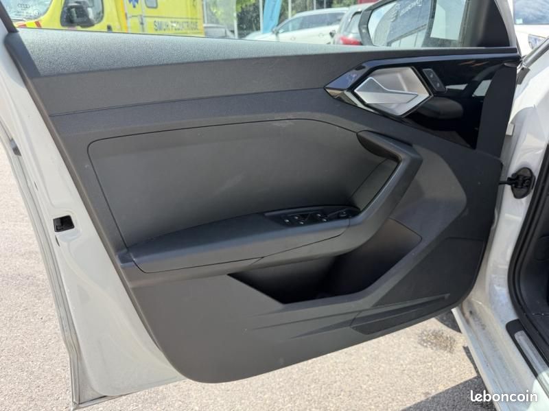 Audi A1 Sportback 25 TFSI 95ch Design S tronic 7 (image 12)