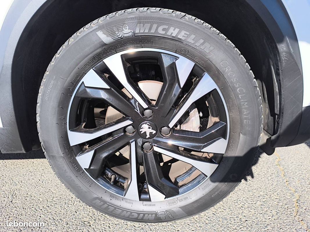 PEUGEOT 2008 PureTech 130 S&S EAT8 Allure (image 13)