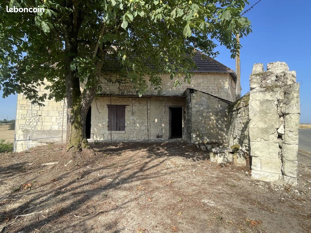 Maison 170 m² · à Loudun · 170 m² · 54 000 €
