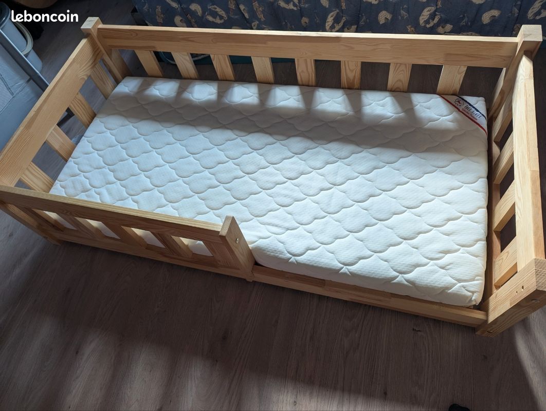 Lit enfant 70x140 + matelas + draps (image 1)