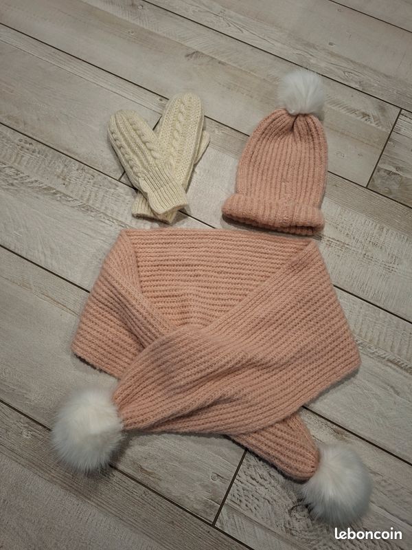 Ensemble Bonnet et Echarpe à pompons Rose Vertbaudet (image 1)