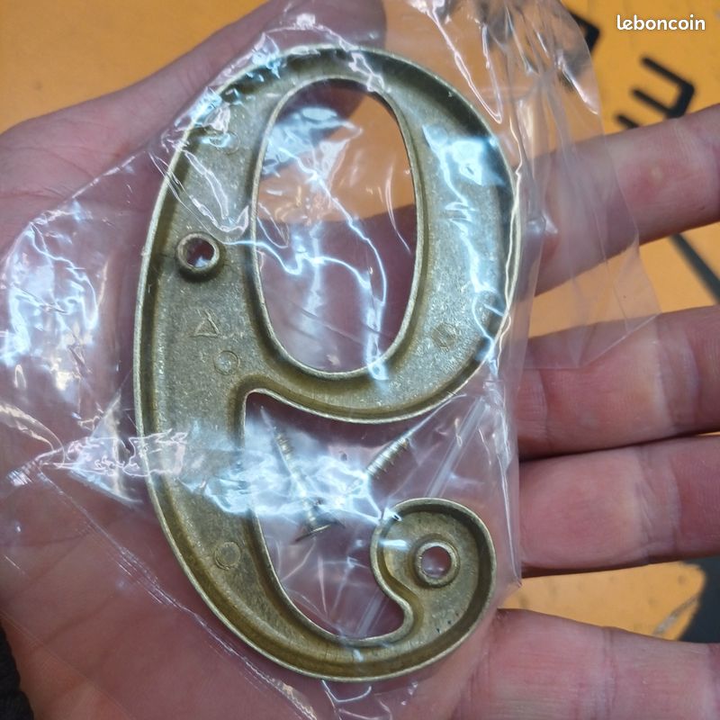 Numéro de maison ou d appartement Numéro 9 2080 (image 3)